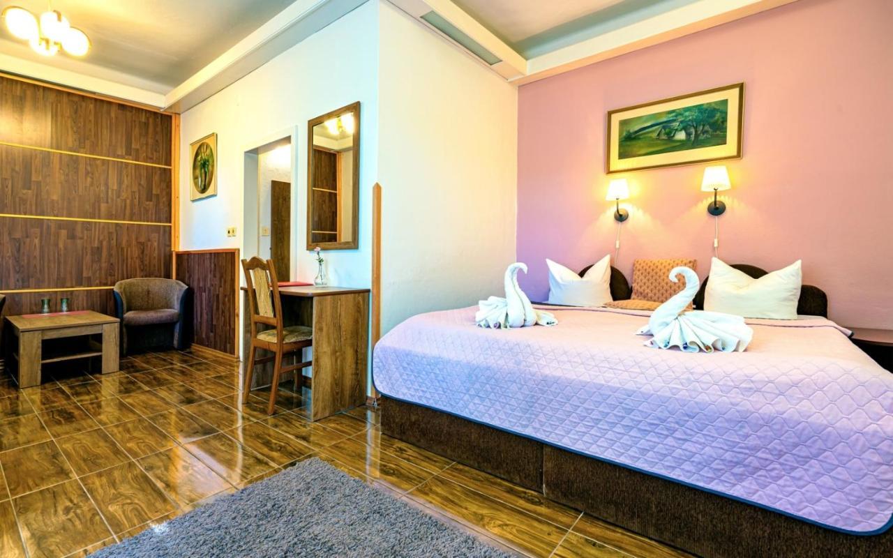 Hotel Dzban Karlova Studánka Exteriör bild