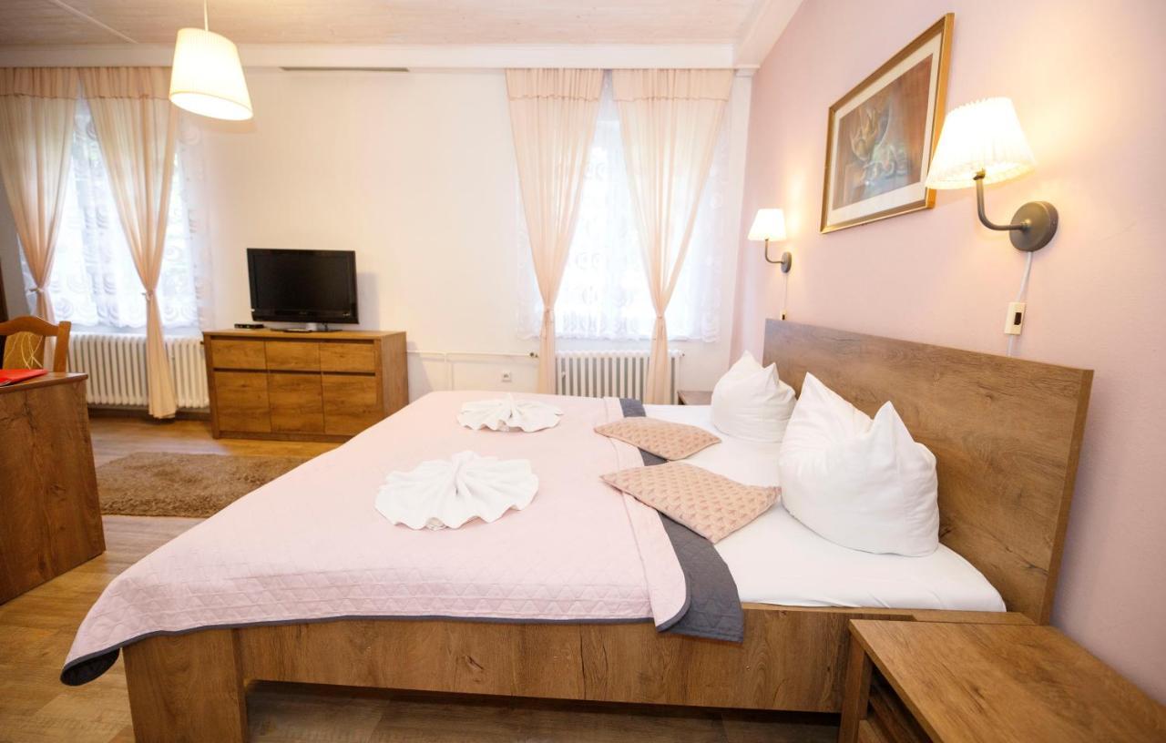 Hotel Dzban Karlova Studánka Exteriör bild