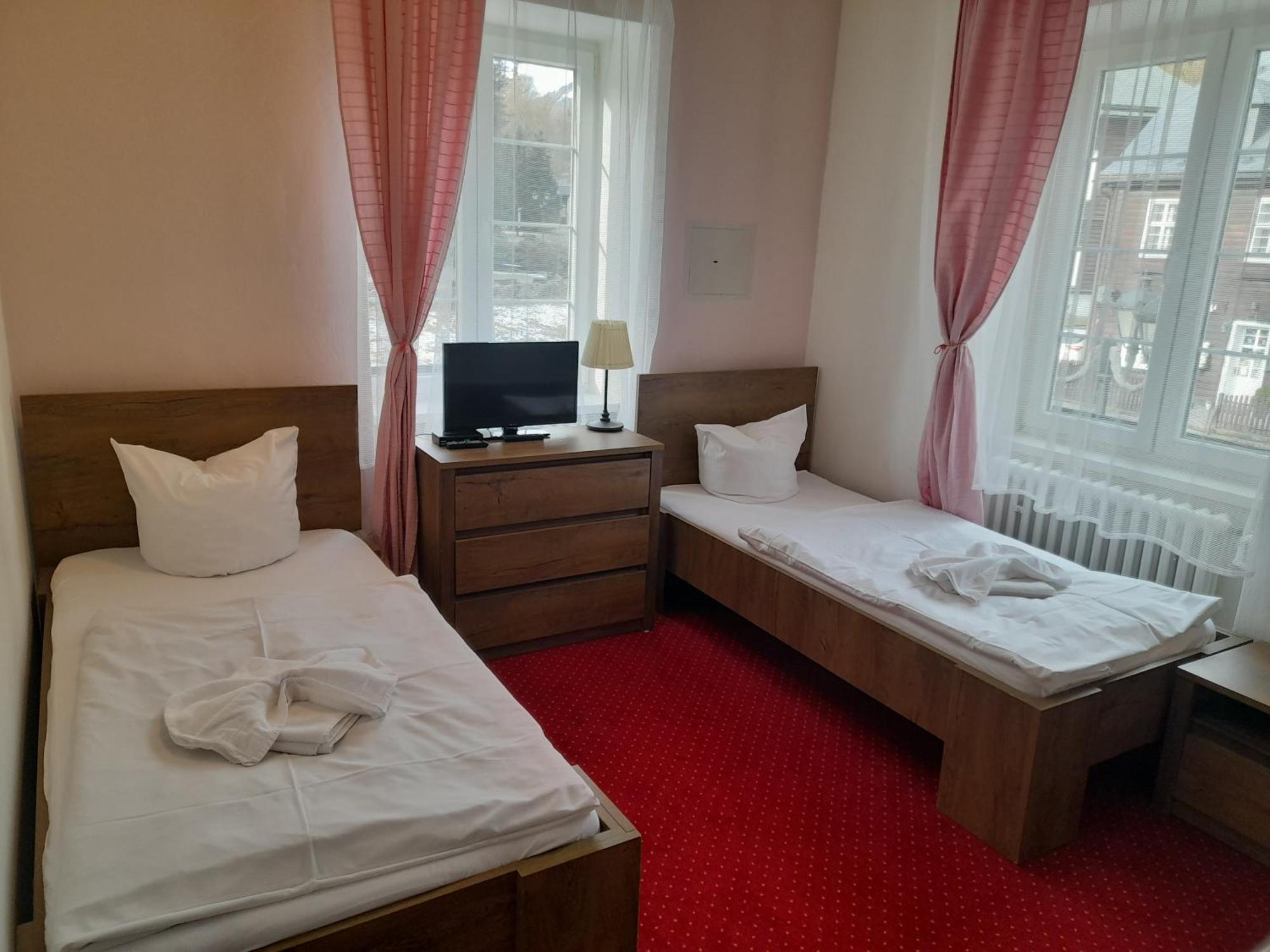 Hotel Dzban Karlova Studánka Exteriör bild
